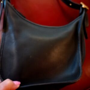 Coach is a Elegant Black Leather Shoulder Bag